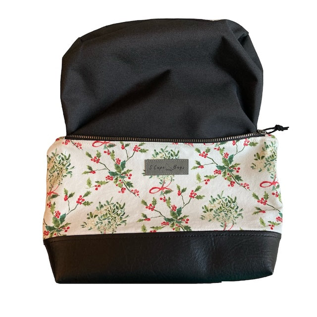 Deluxe Mistletoe South Cape Bag with black liner