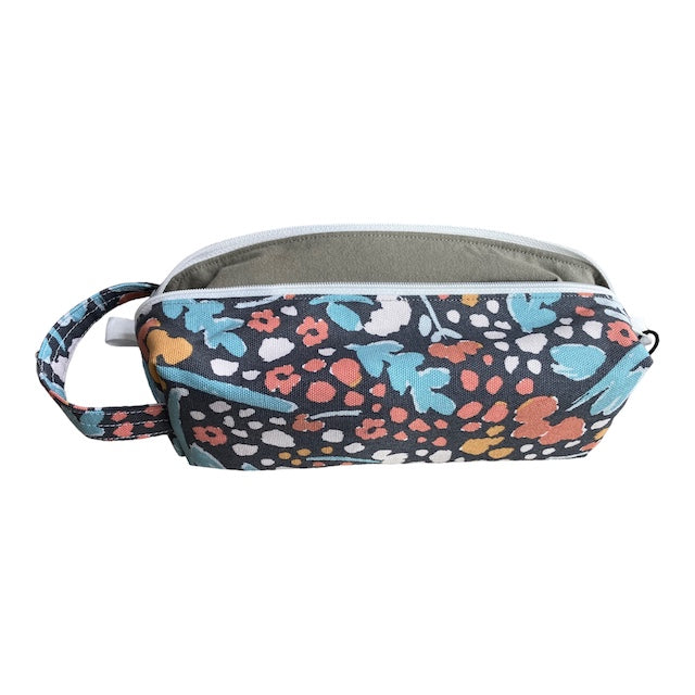 ULTRA Floral Herring Cove Bag with gray interior